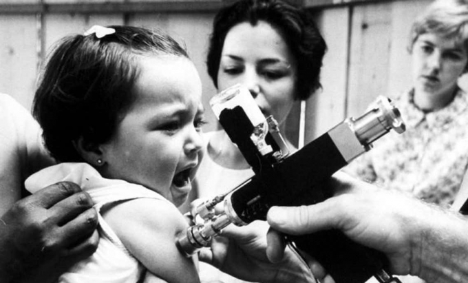 Smallpox vaccination