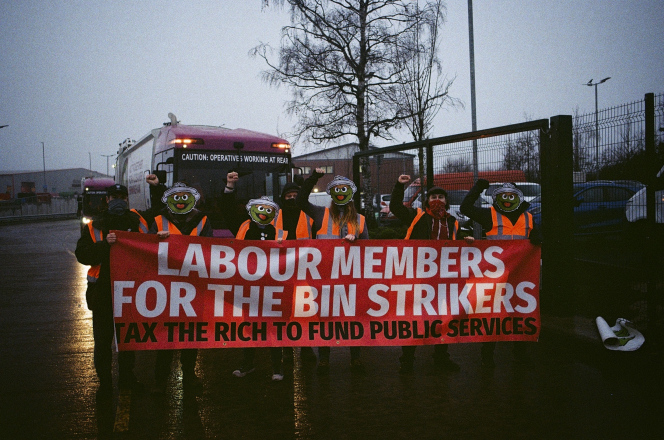 Bin strike supporters