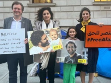 Nazanin Zaghari-Ratcliffe and Richard Ratcliffe protest for Alaa Abd el-Fattah