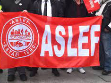 Photo of a red Aslef flag