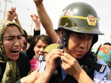 Uyghur women