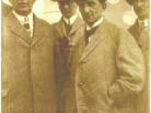 Jenö Landler (left) on his way to Moscow for the Third Congress of the Communist International (Comintern) with György Lukács (right — hands in pockets).