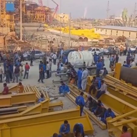 Iran strikers declare: "We are not slaves to anyone" - Vimarsana News